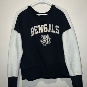 Worn a max of 3 times. Great condition! Smoke free home.